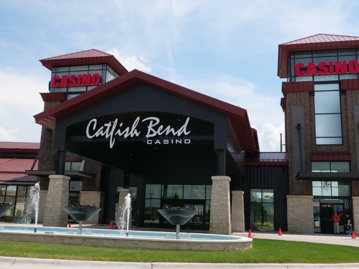 The Catfish Bend Inn & Spa Burlington Exterior photo